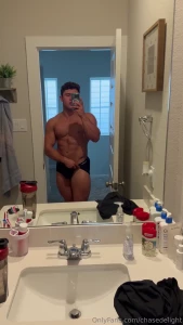Little physique update for yall feeling more confident in my physique