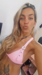 Would you like to see how i rub my tits for you te gustaria ver como