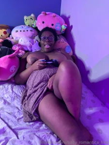 I put on this cute little dress to game but now it s all bunched up