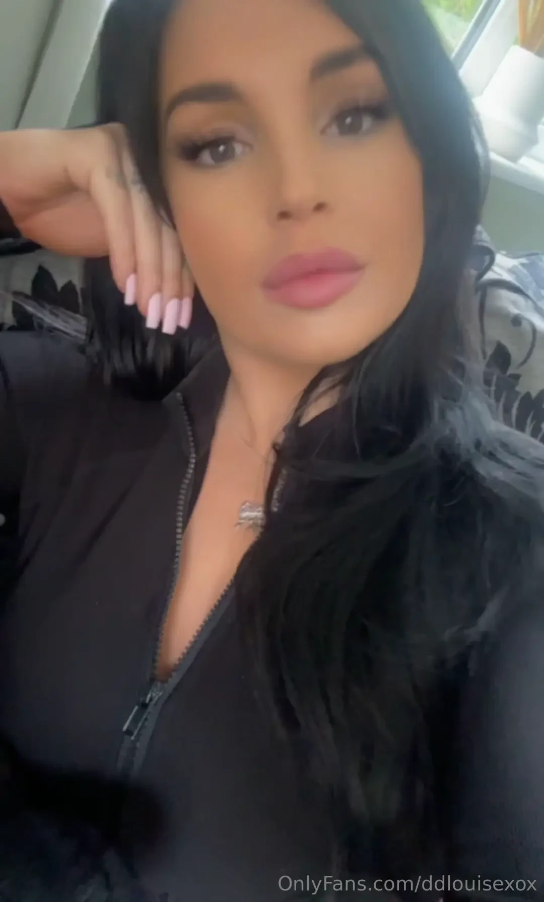 Good morning my beautiful gang content day drop me a dm on what you 