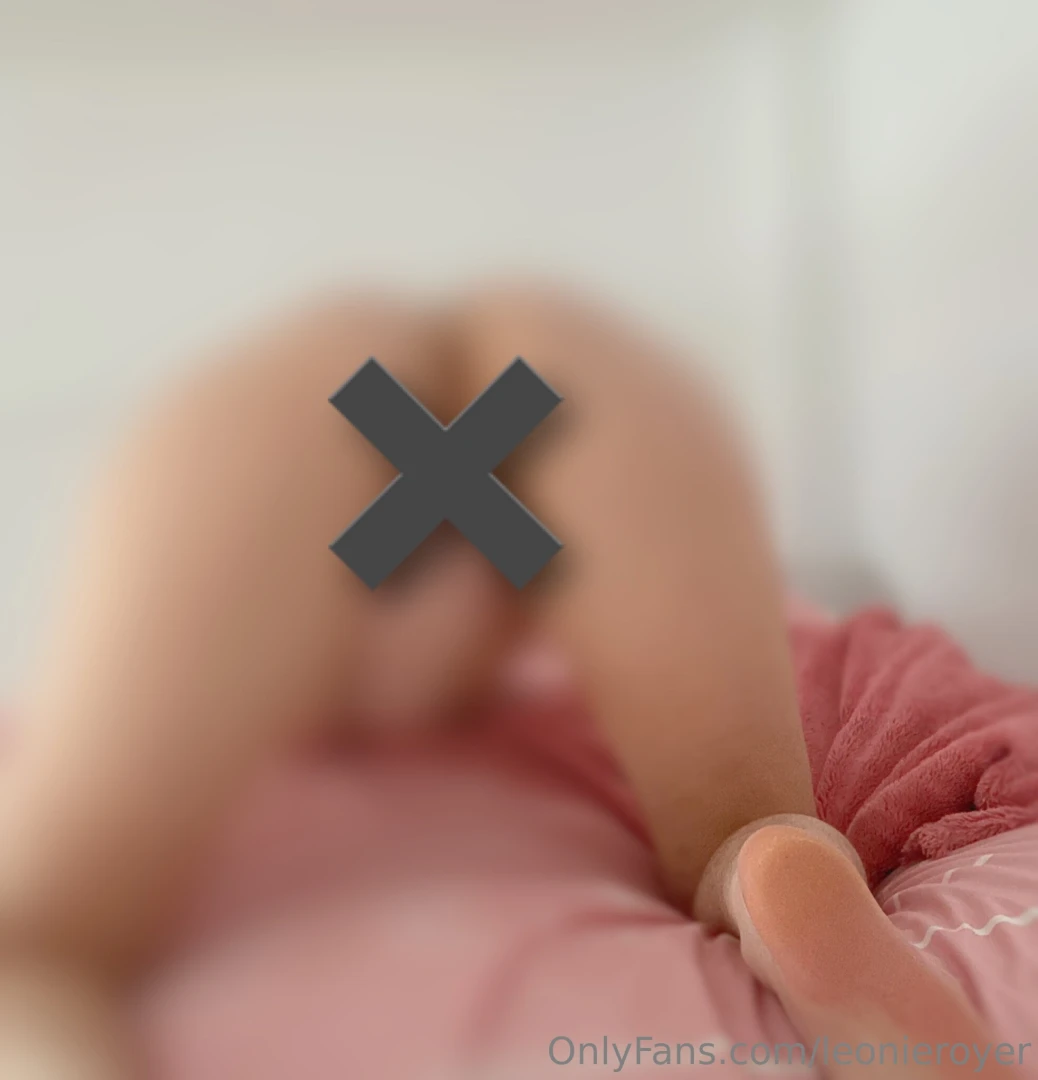 Come meet my psst there s two pictures when you unlock it 