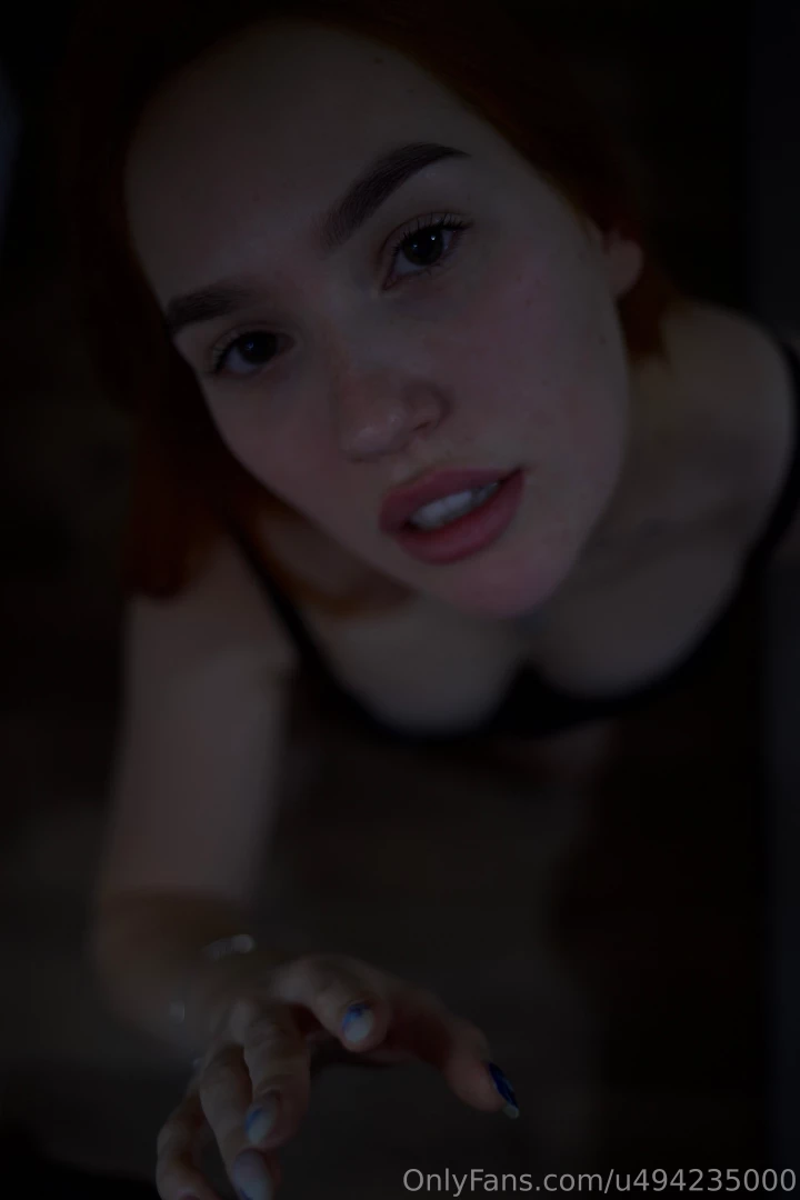 Wet wednesday means zero panties and extra moans send dms if you want 