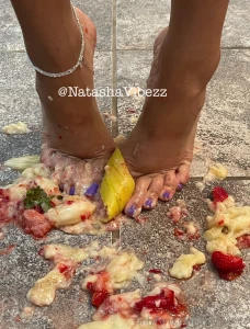 Wanna see these long toes crush this fruit https onlyfans com part 1