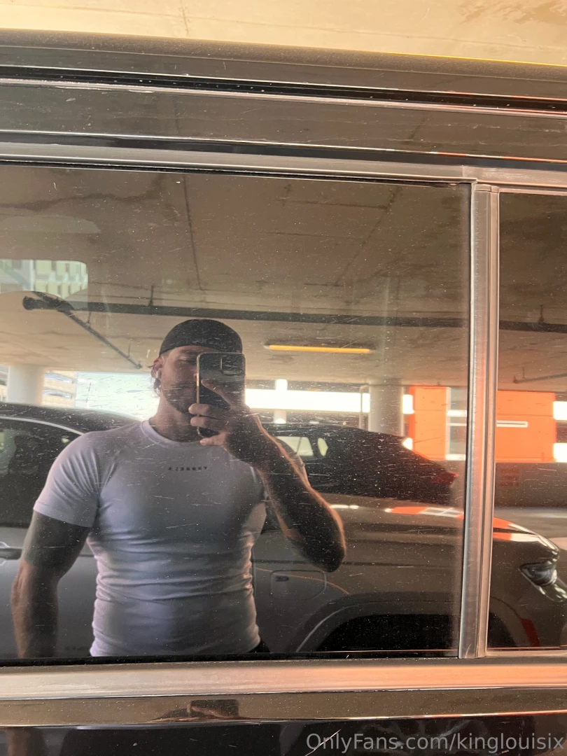 Just vibing in different mirrors part 1 