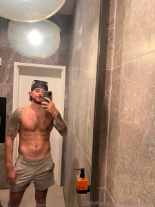 Just vibing in different mirrors