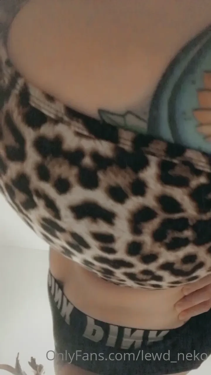 How does my big booty look in these sexy leopard shorts part 1 