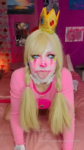 This princess peach clown slut knows how to give her rescuer mario a 