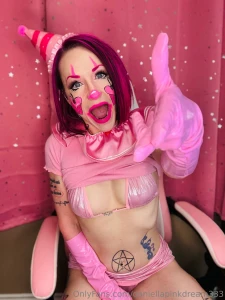 Bang bang 50 off my vip page limited spaces available no ppv