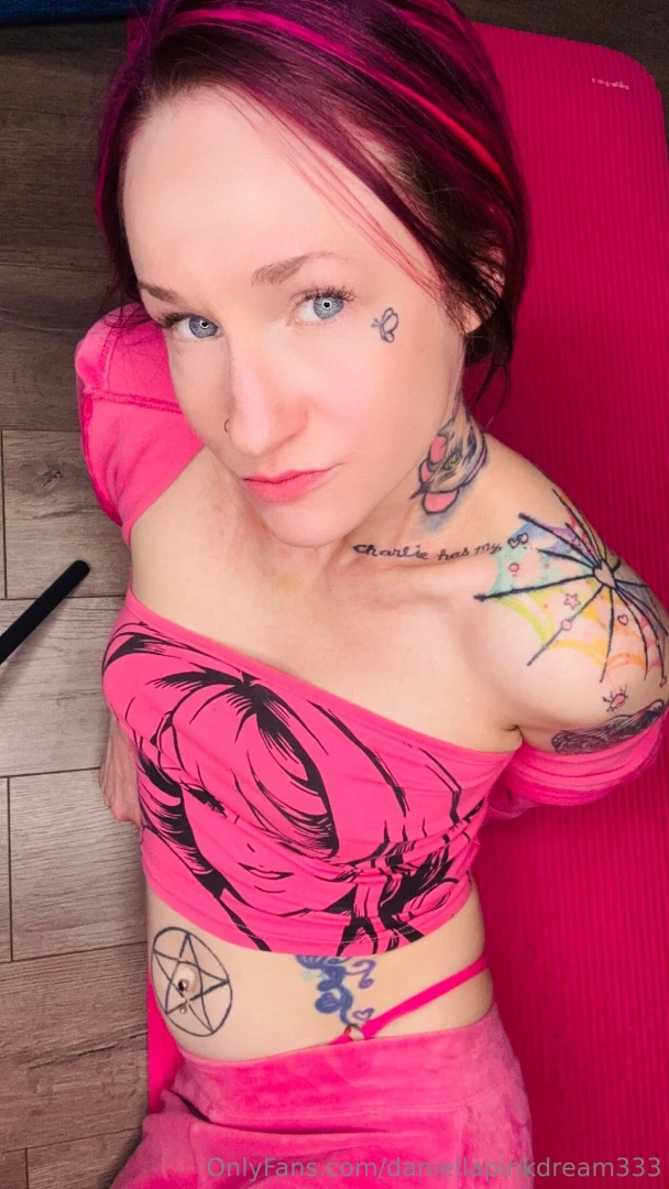 What pink dreams are made of daniellapinkdream bubblegum egirls 