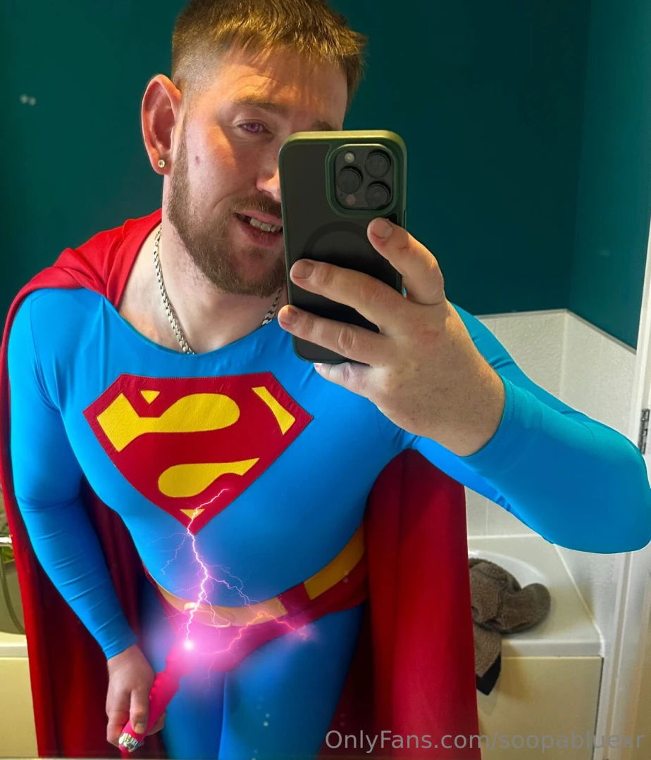 I m in love with this pink kryptonite the feelings i have for lois 