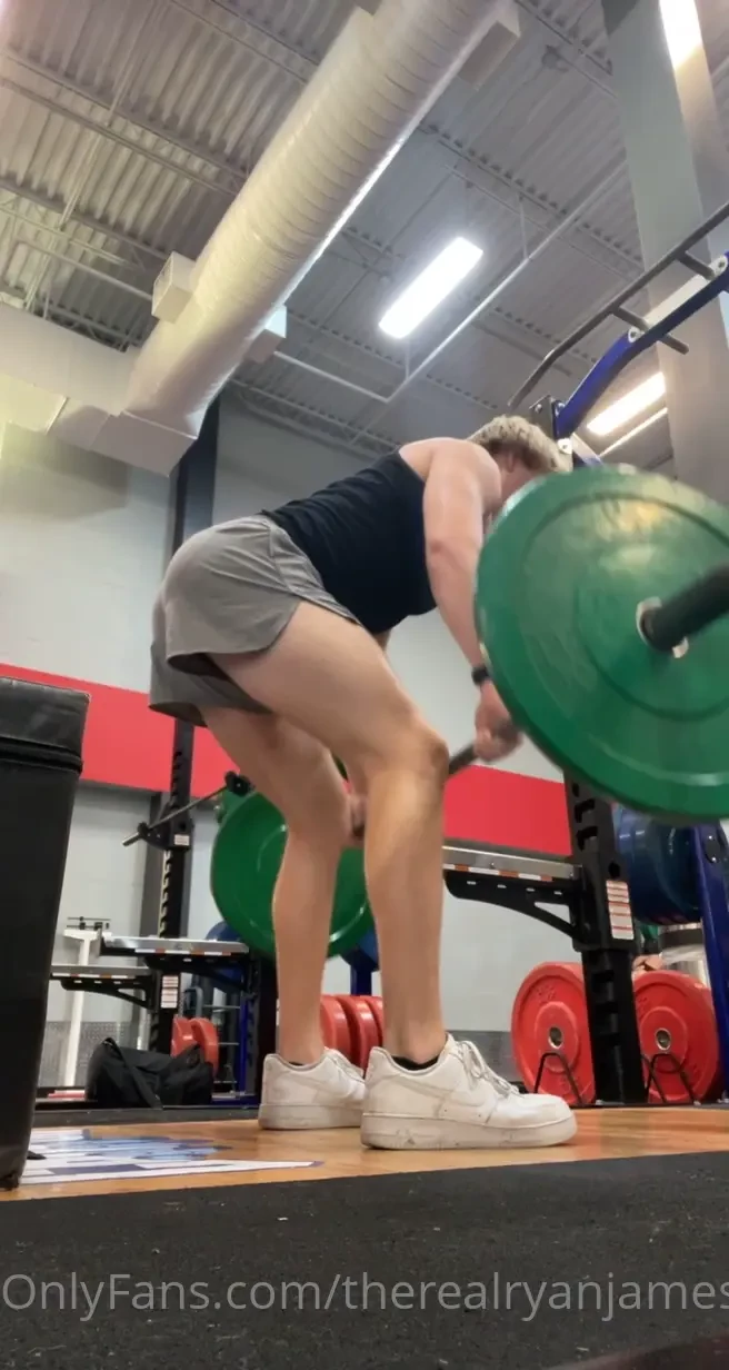 Some more bts of the summer bod y all gonna wanna see these gains dm 