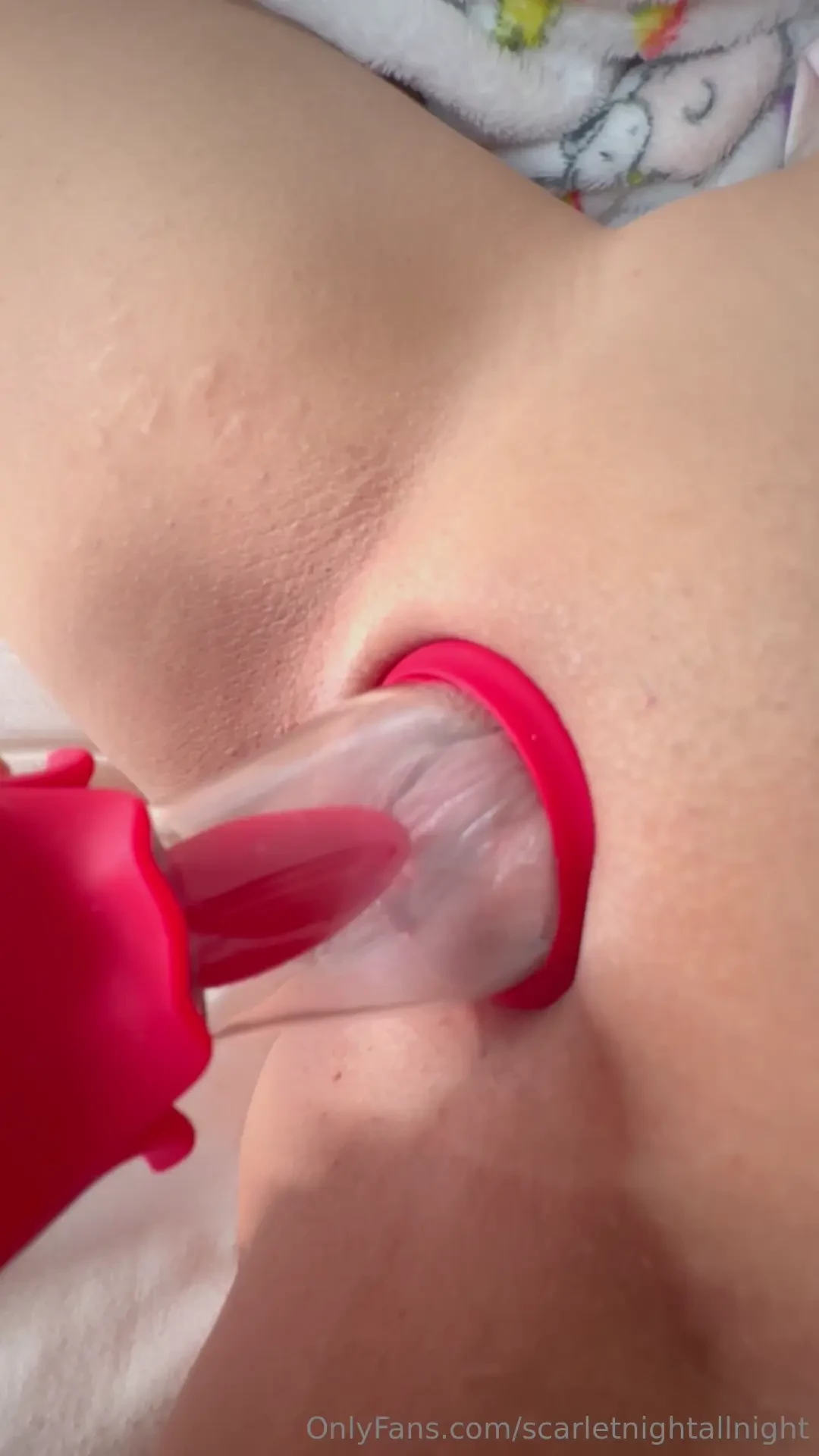 Not sure if i like this toy that much it doesn t reach my clit 