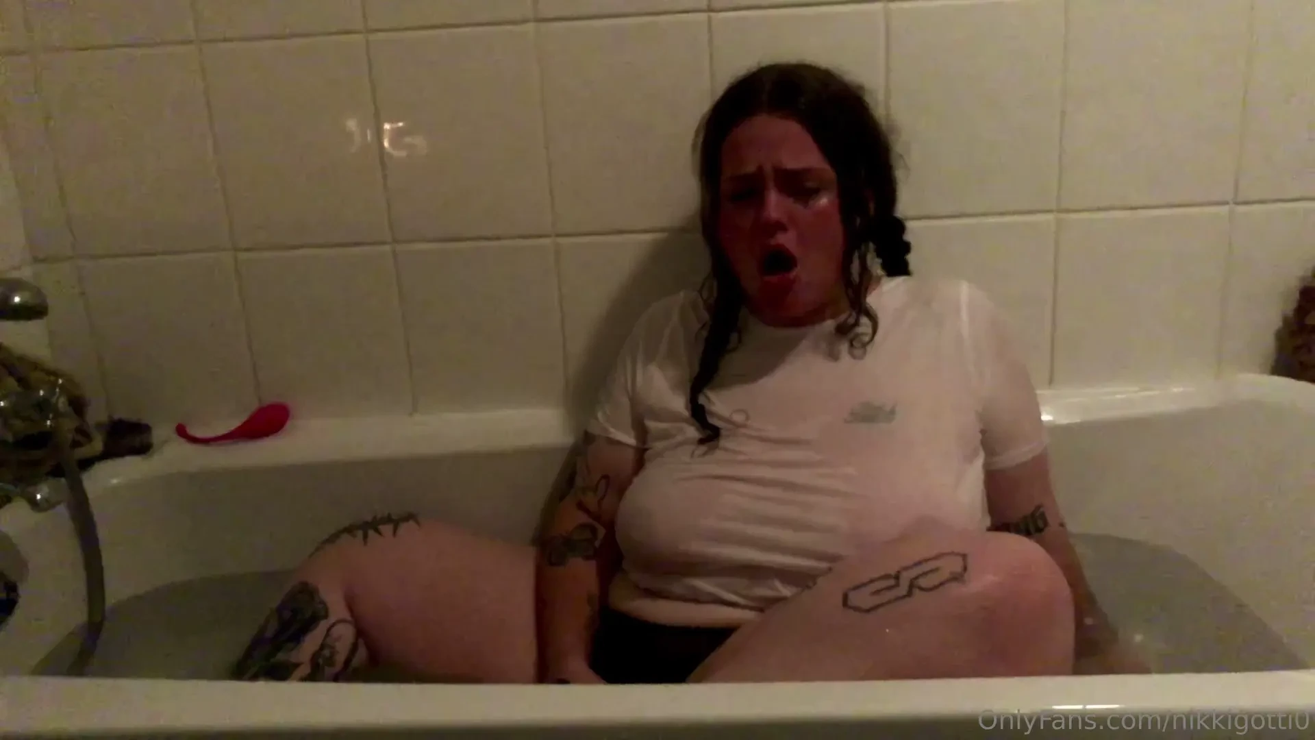 Lil preview of a fun vid i shot this week you walk in on me playing in 