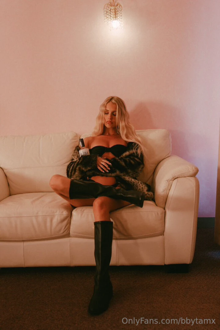 You wouldn t mind getting cozy with me would you 