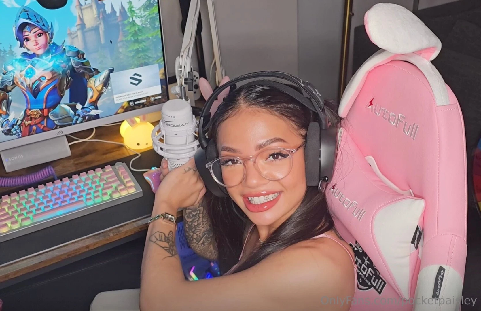 Wanna watch me squirt all over my gaming chair go check your dm s 