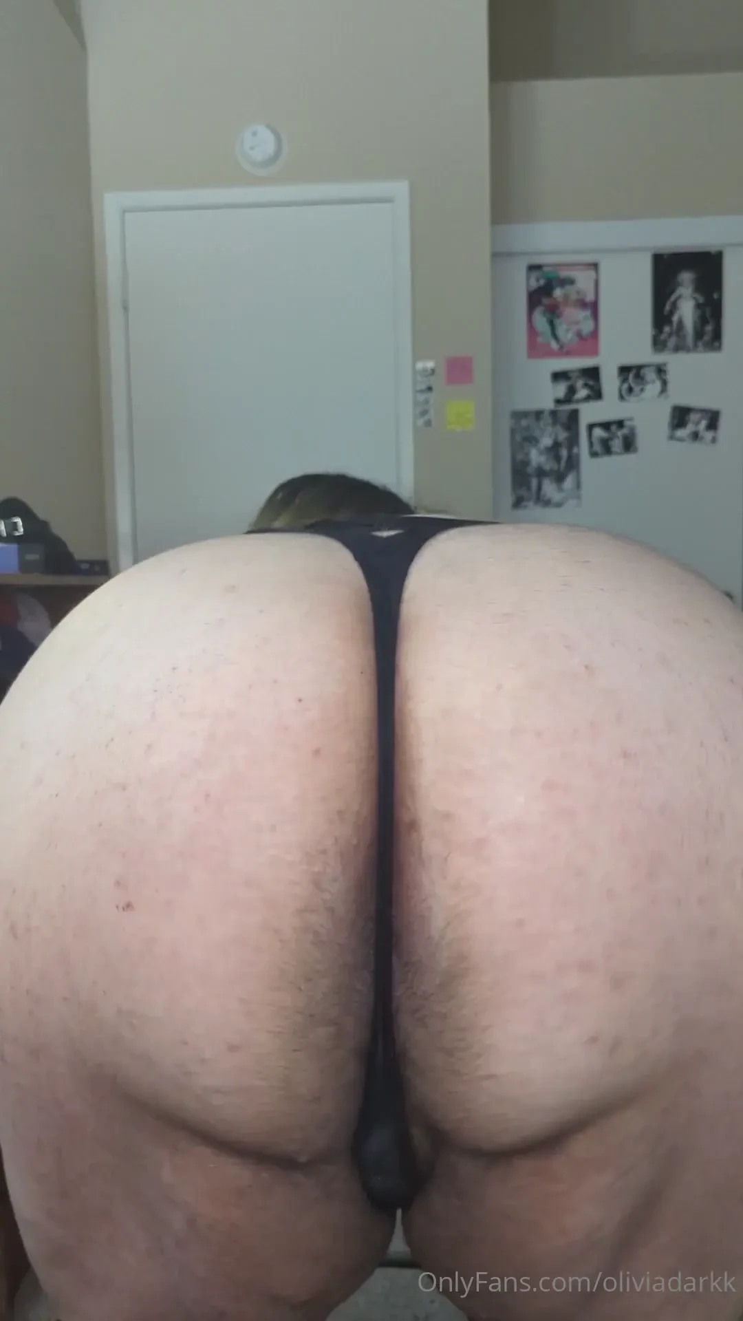 Wanna see my ass clap and watch me finger my pussy check it out 