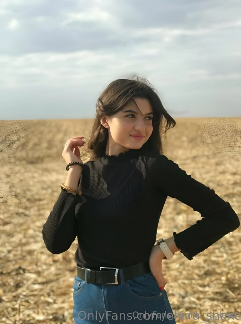 Cute girl elvira_shake loves to play with her tight red pussy after part 25 