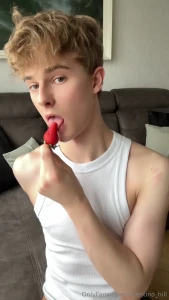 Renew on gift tomorrow don t forget xx