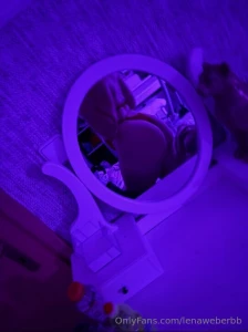 Der magische spiegel an der wand