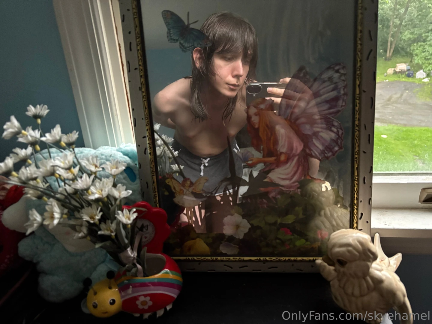 Took some artsy soft nudes 