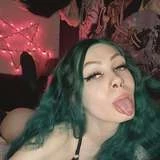 285623287373897728