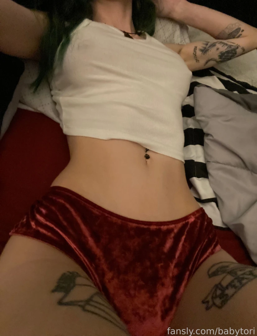 Lazy day cuddles and a post nap fuck sesh would make me a happy girl 