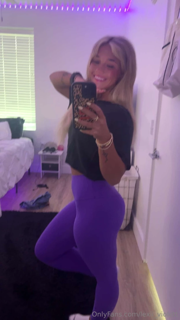 Only 2 more ppl can come into vip 