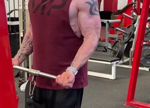 Bit late today but better late than never bicep flexing love a