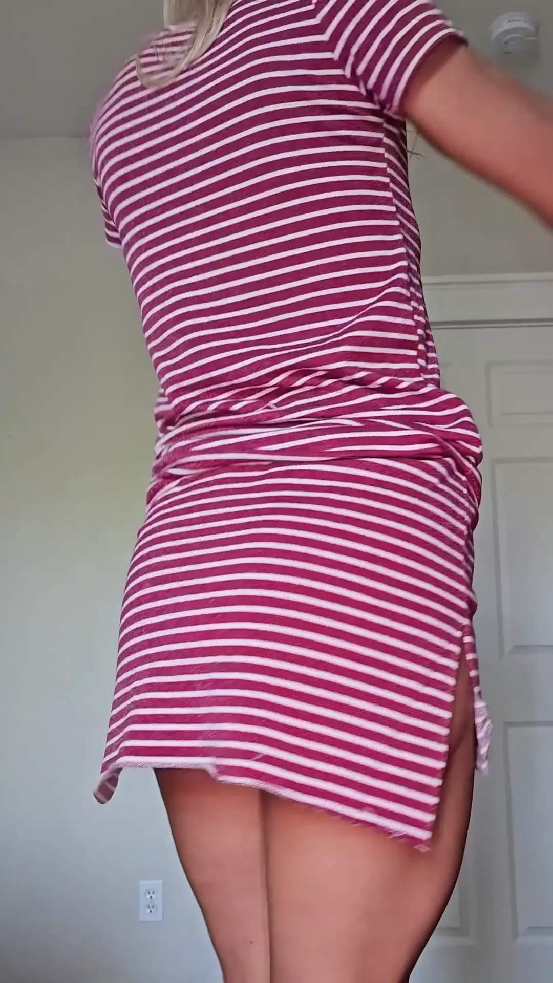 A little peek at what s underneath my dress today hope this helps you 