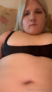 Hope you guys like this cum video its from a while back and its not a