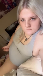 Dm me if u wanna buy the cum video 8 bucks