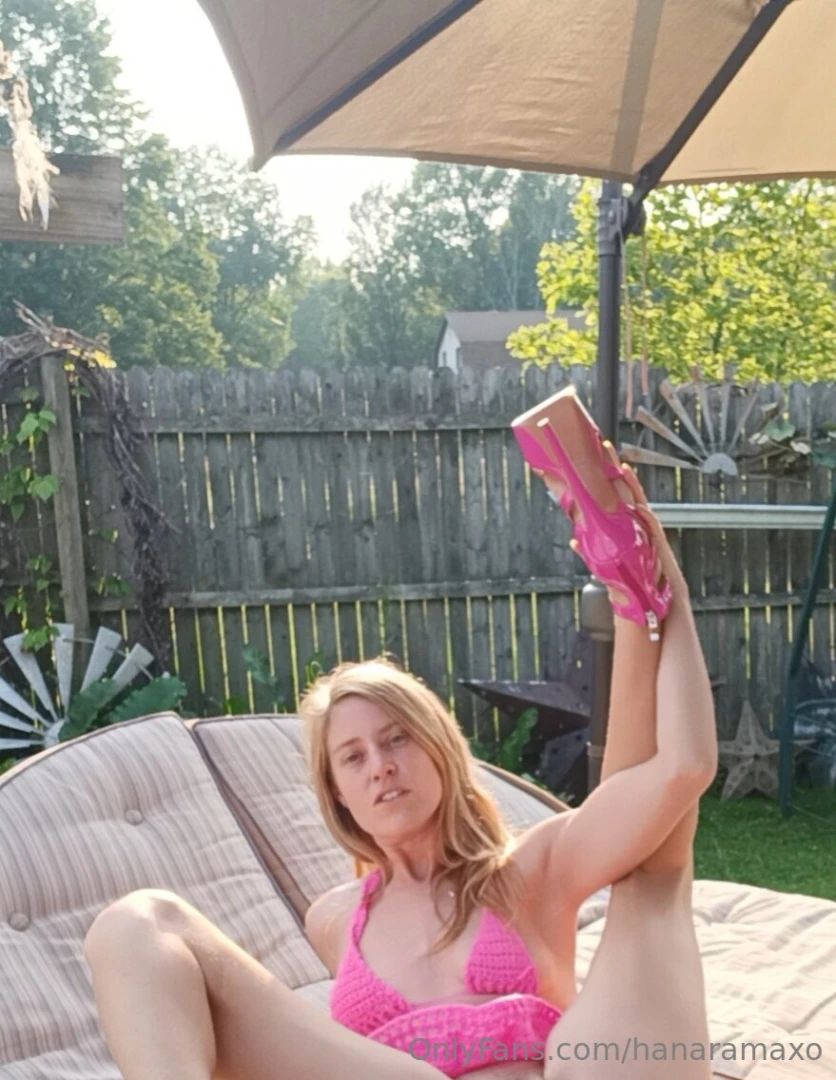 Mmm leg up and back heels 