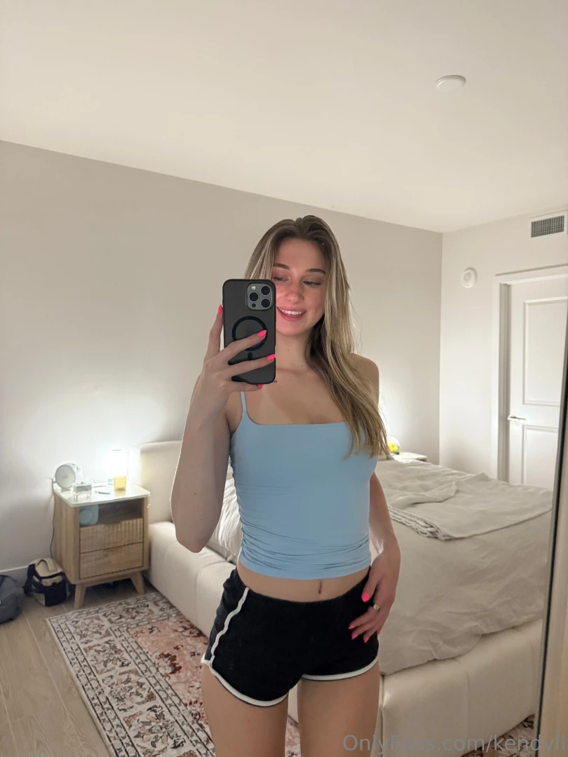 Caught myself in the mirror and yeah i stared too 