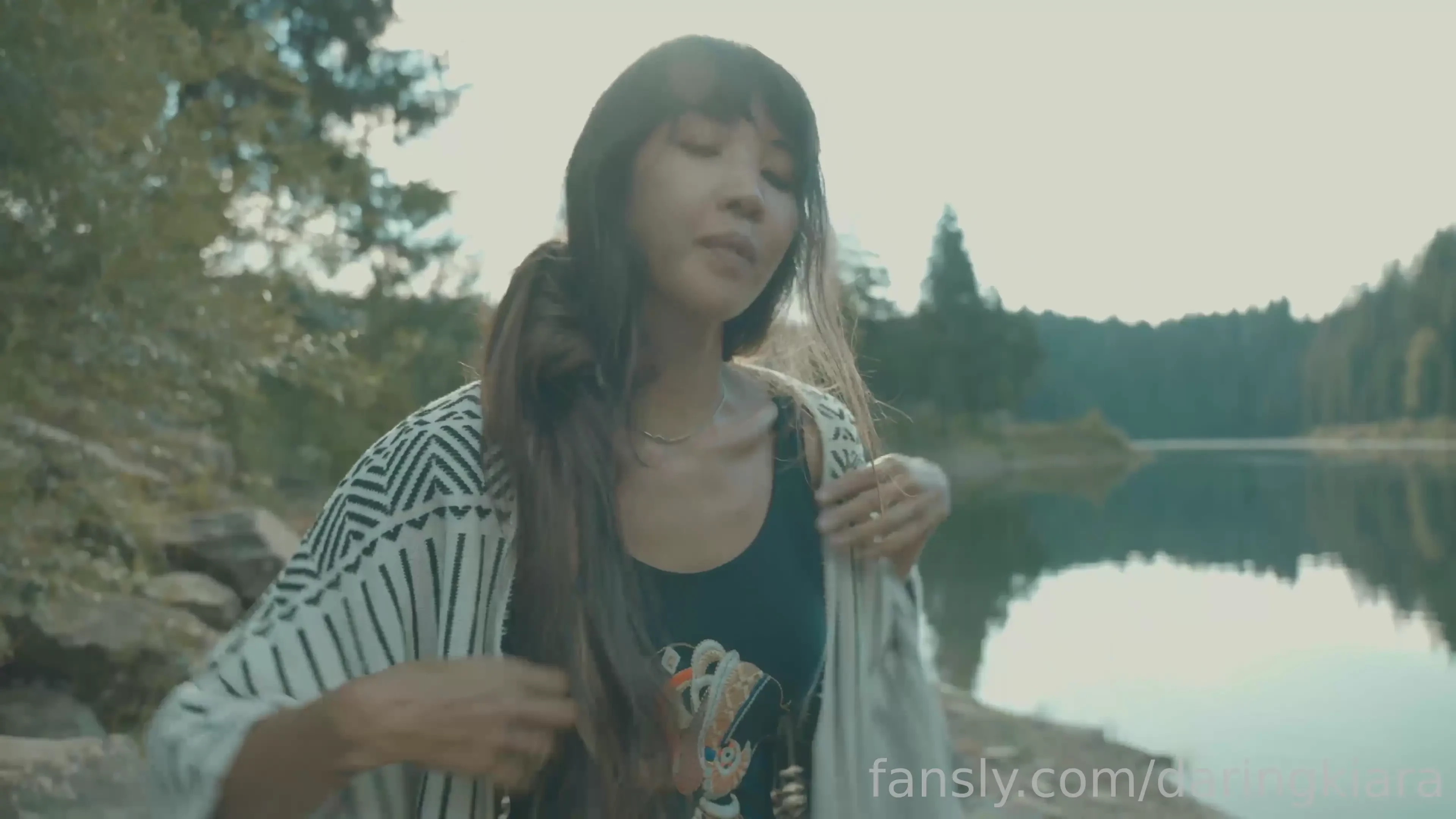 Summer is finally here and as you know i love creating artistic 