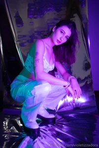 I m waiting for someone to join me