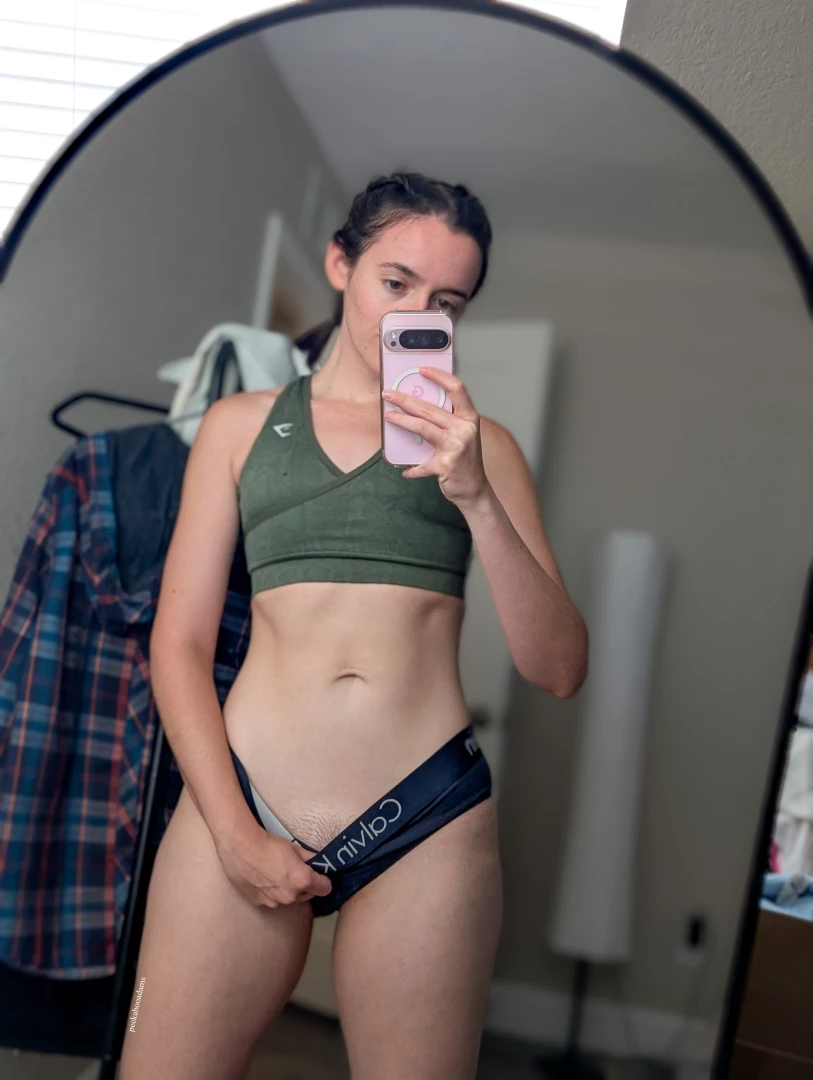 Is it just me or is this how all dudes pose in their naughty selfies 