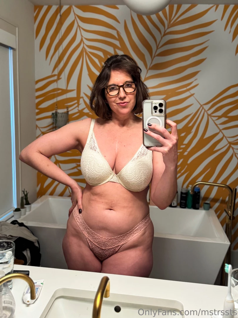 All the action is on my vip page babe mstrssts_vip 