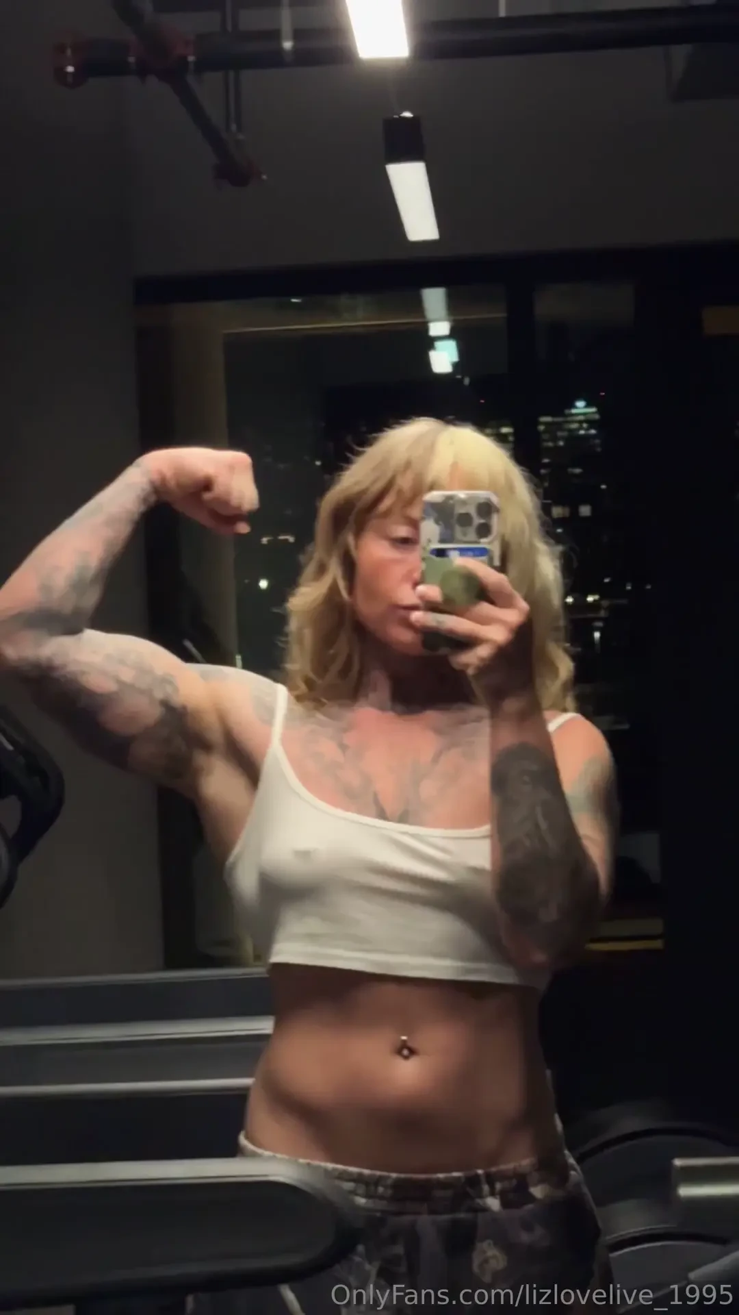 Dm me and tell me what you re hitting today in the gym 