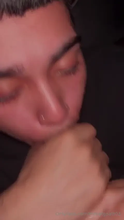 Dl bro got some throat hugs 