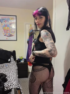 Aaaaaaaa im so drunk and horny and my roomates r all still awake and i part 5