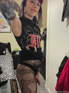 Aaaaaaaa im so drunk and horny and my roomates r all still awake and i part 1