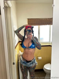 Could we go on a baecation together