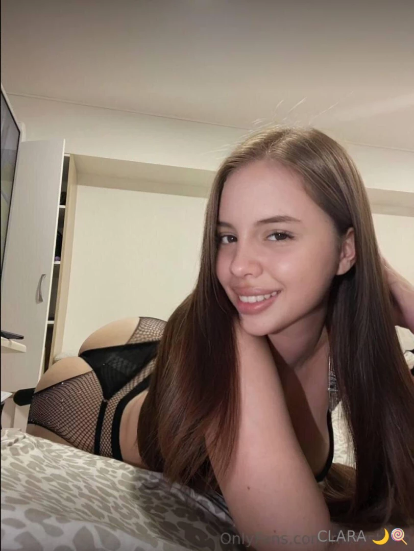 College cutie newbie rileystormm wants to show how wet she is this part 8 