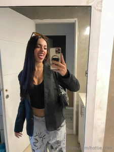 Me take a normal photo couldn t be me i m the girl making 12 faces in part 1