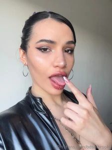 Are you kidding me my finger is even bigger than your fucking cock omg