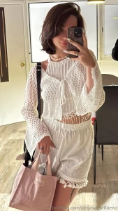 I think i look like an angel in this outfit