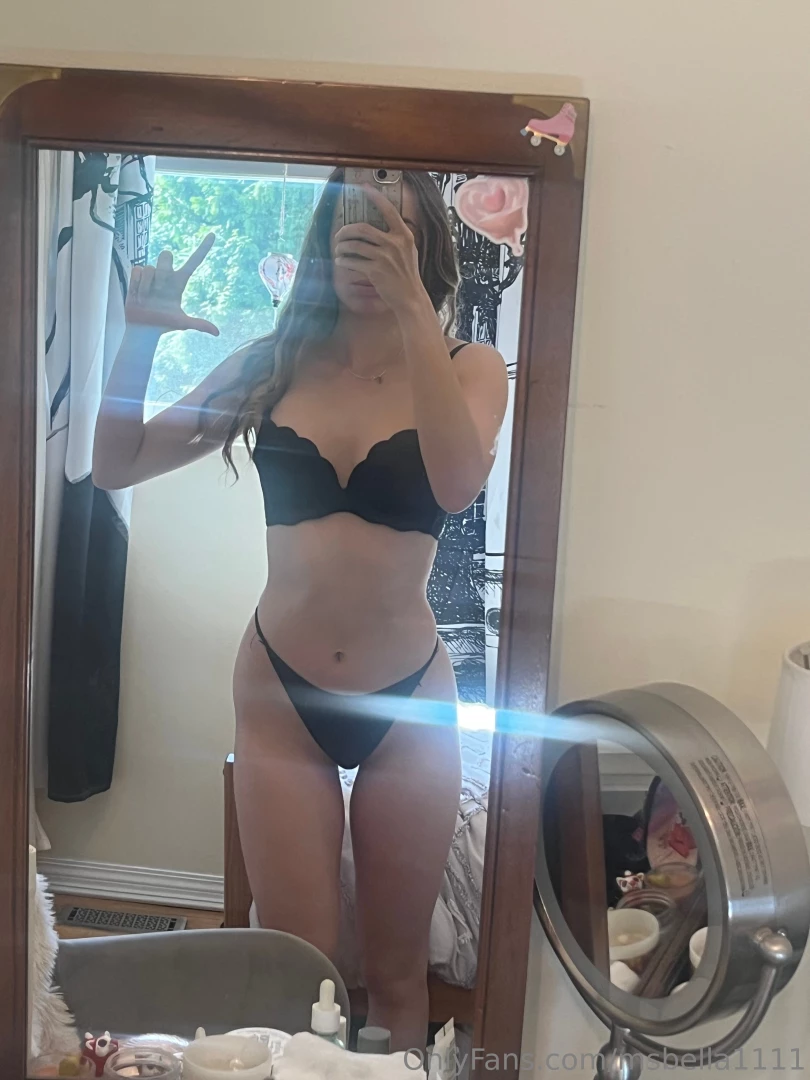 Do you prefer the loser sign or middle finger next to my perfect 