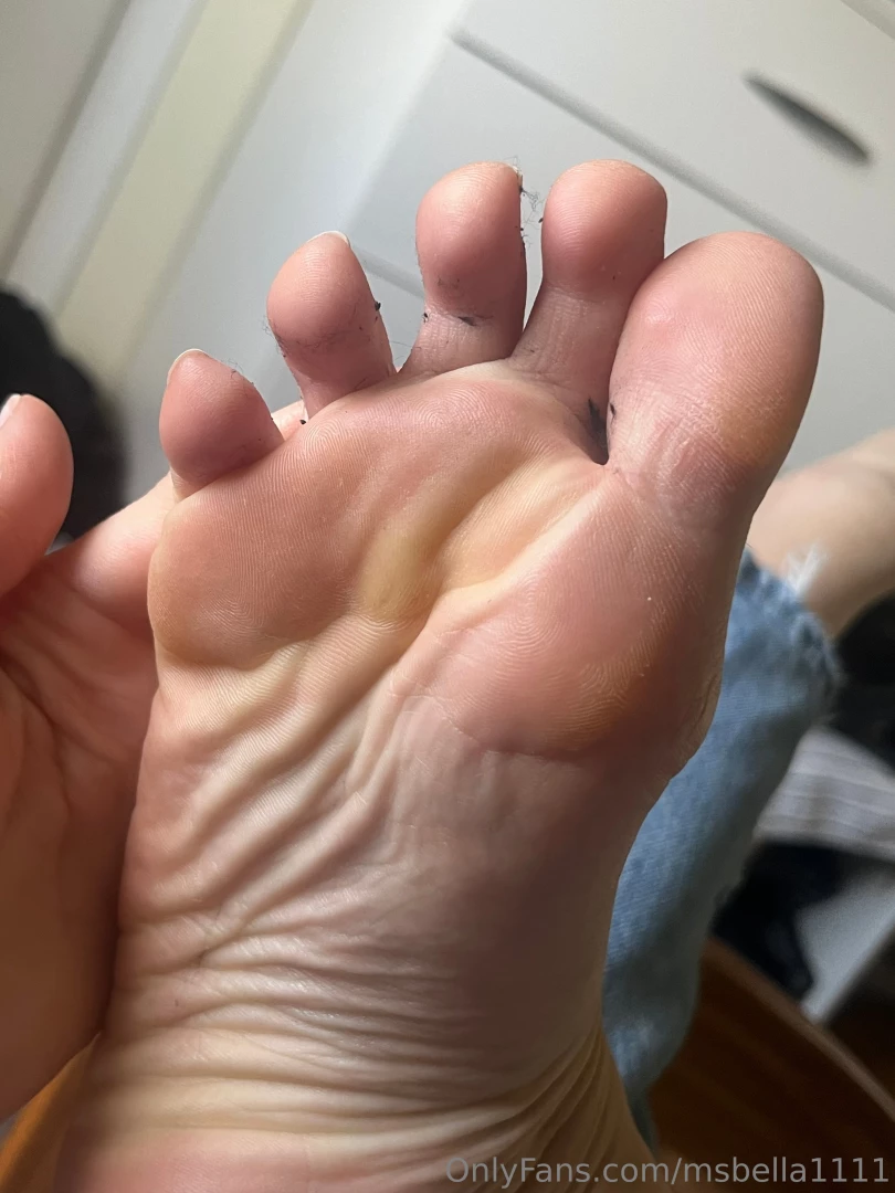 All about feeeet my sexy soles are still dirt but look so cute with my 