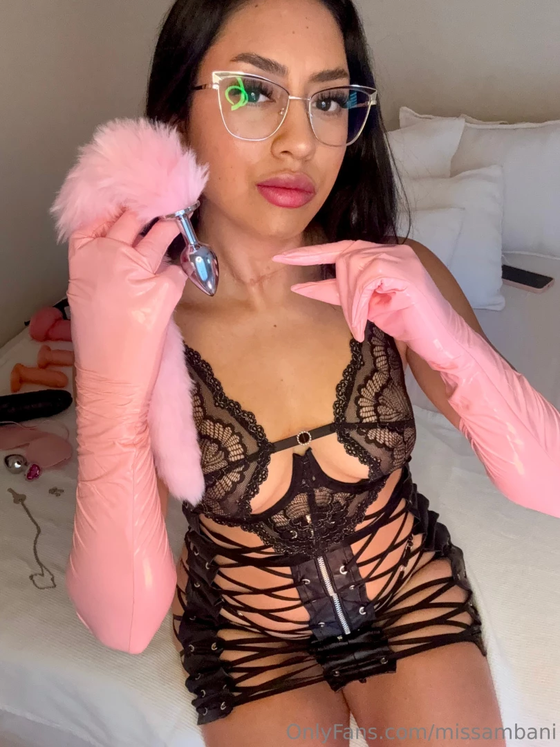 So small so useless nbsp how sweet you try to impress me but you can t 