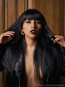 Goddessroma she enjoy making real connections and her favorite kinks